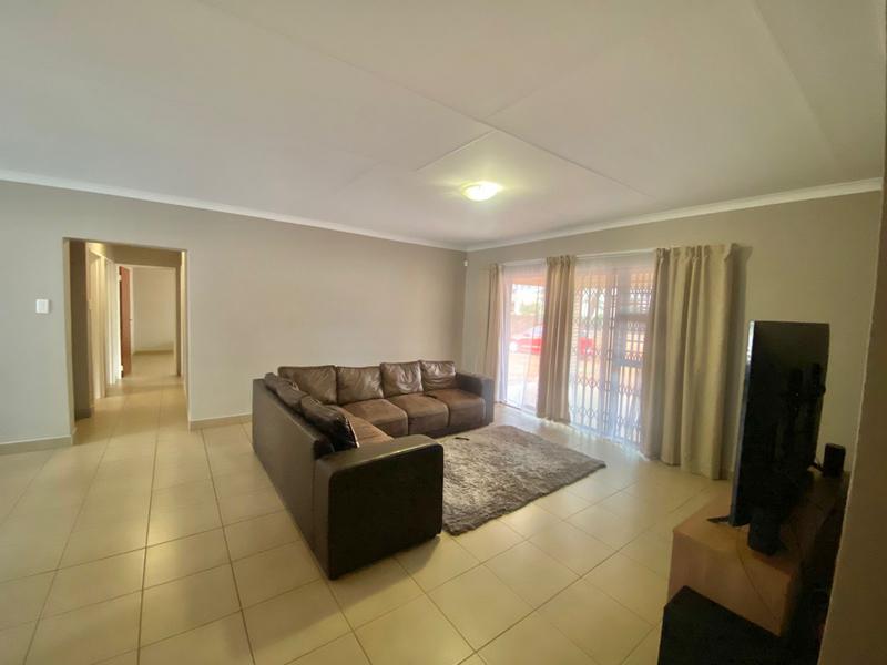 To Let 3 Bedroom Property for Rent in Kathu Northern Cape